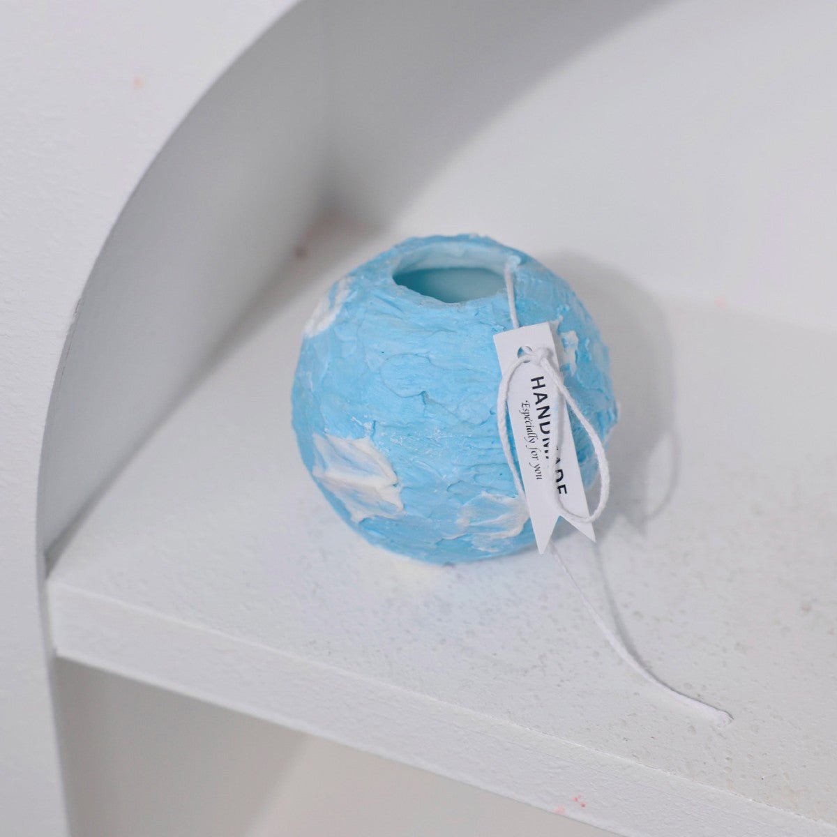 Rotating ball candle - shaped creative aromatherapy candle, photography prop, ambient home decoration - Glitch 69